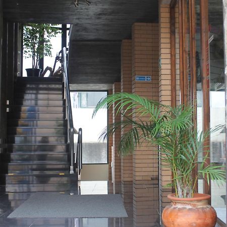 Modern & Recycled Guest House Машику Екстериор снимка
