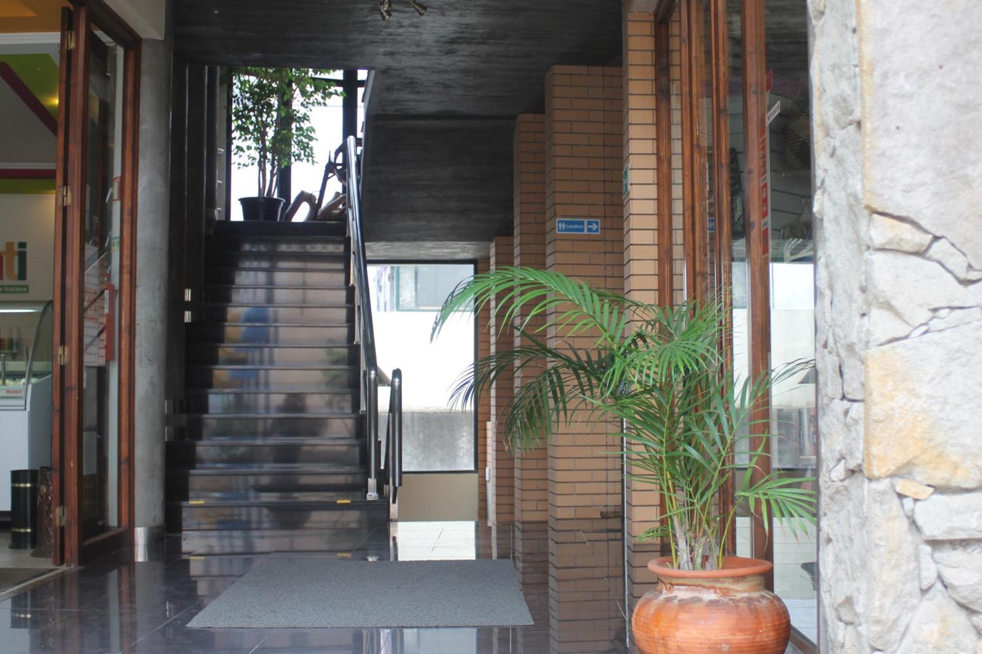 Modern & Recycled Guest House Машику Екстериор снимка