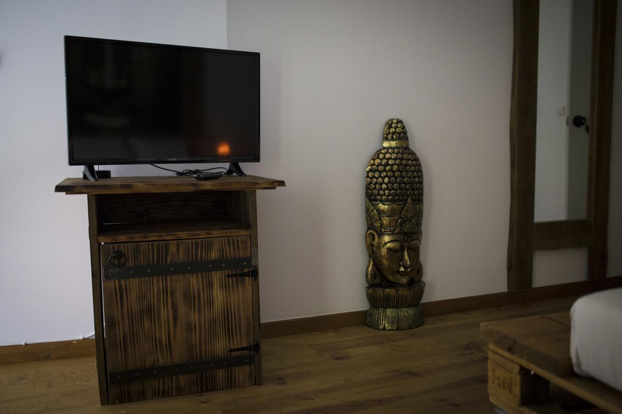 Modern & Recycled Guest House Машику Екстериор снимка