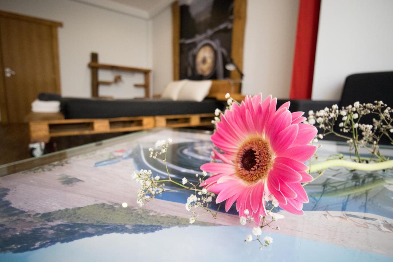 Modern & Recycled Guest House Машику Екстериор снимка